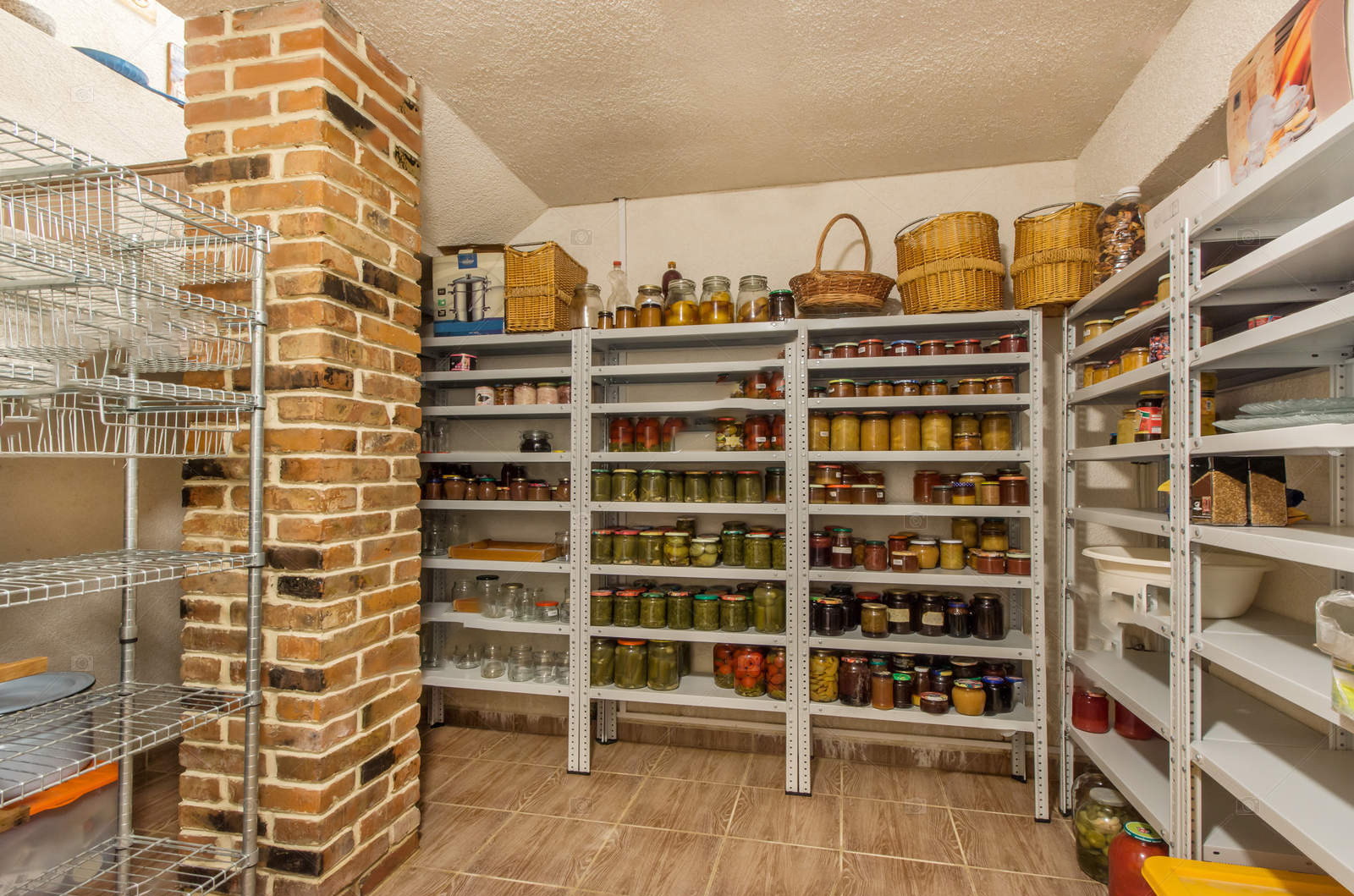 Dextersource Provides Pallets to Local Food Pantry